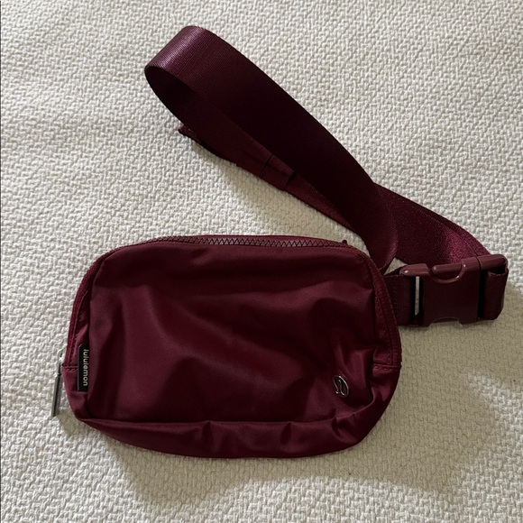 Lululemon Athletica Burgundy Crossbody Bag - Picture 1 of 2